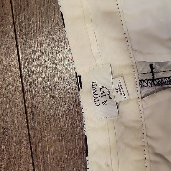 ❤️ CROWN & IVY STRETCH COTTON SHORTS, 4P (27 PETITE) - Picture 2 of 4